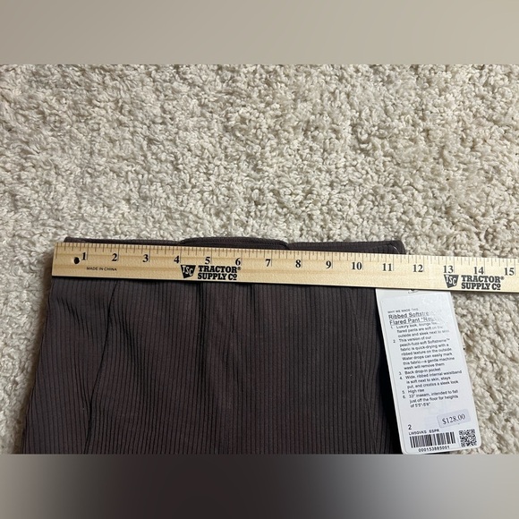 Lululemon Size 2 Ribbed Softstreme Flared Pants NWT - Picture 4 of 6